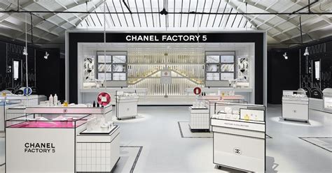 ¡Chanel Factory 5 abre sus puertas! Te decimos por qué, sí.